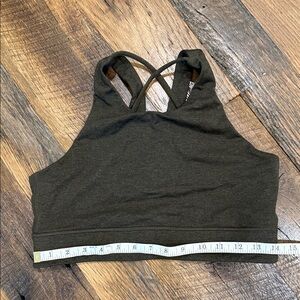 Vuori Women's medium Olive Green Sports Bra